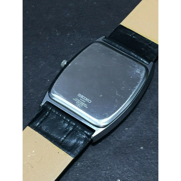 Vintage Style Seiko Quartz Mens Silver Watch & White accents W/ Leather Strap - Picture 8 of 8